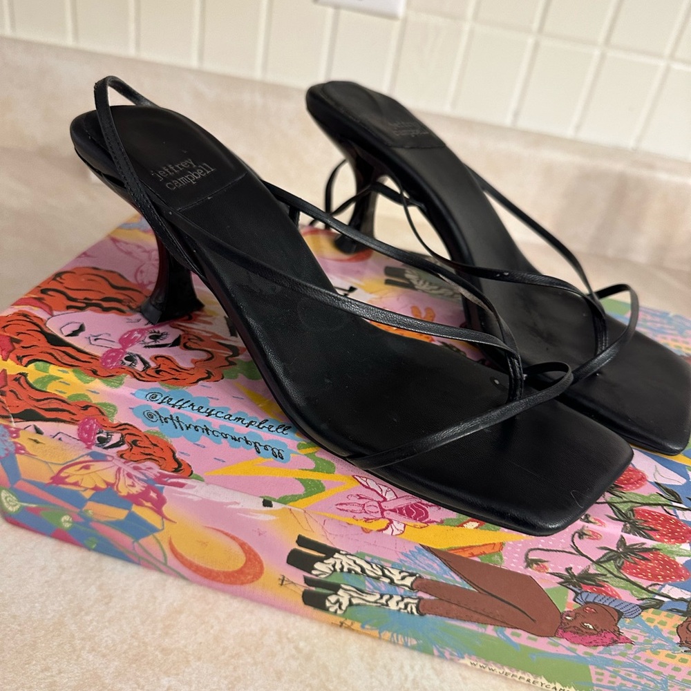 Jeffrey Campbell Fluxx sandal 7.5 black